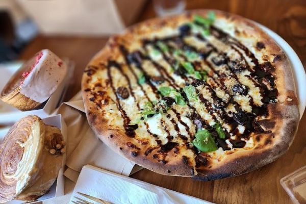 Izzio Bakery Central Market