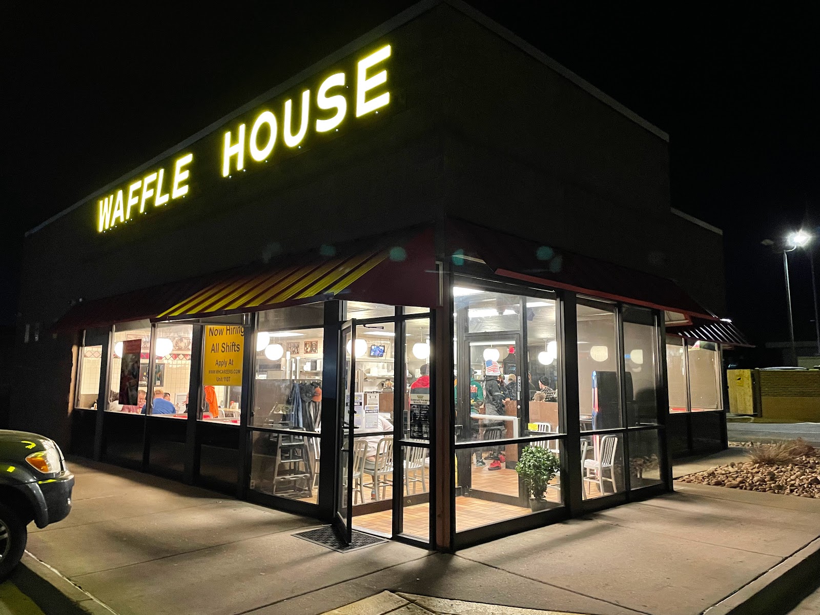 Waffle House Simplify Renting Denver Metro's Premier Airbnb